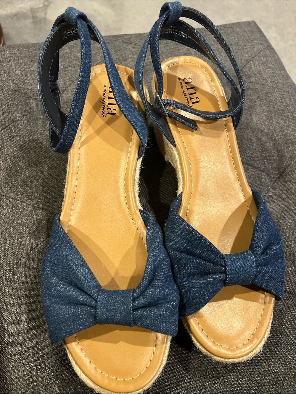 a.n.a Denim Bow ankle straps Sandals in Blue denim